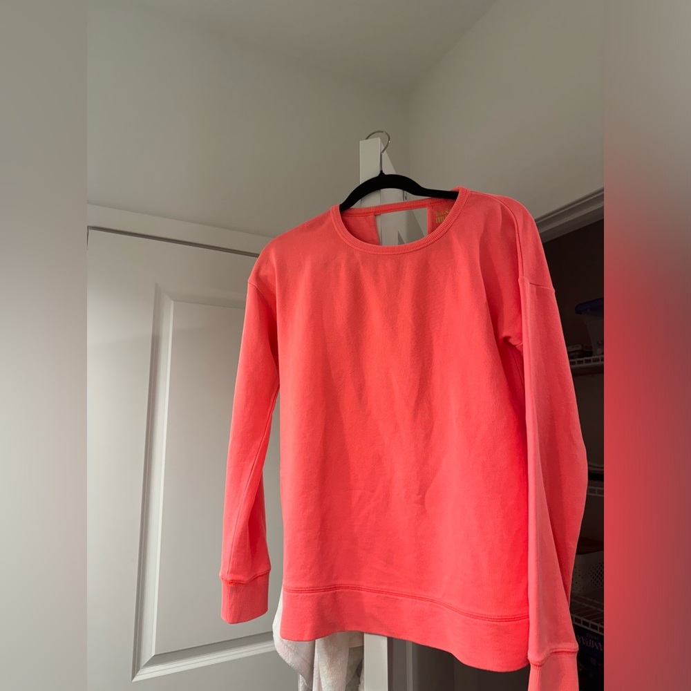 Lily Pulitzer sweater with open back. Size XS great condition
